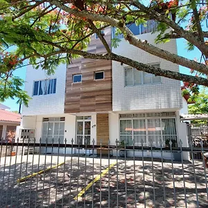 Apto 2 Quartos Com Ar A 200m Da Apartamento